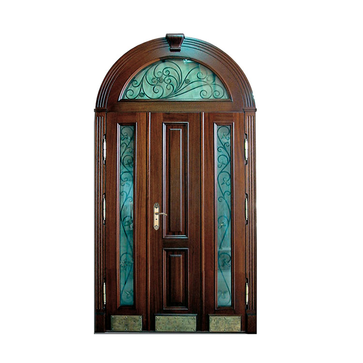 Puerta de entrada de puerta de madera normal