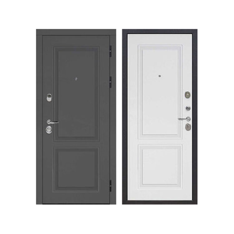 Puerta de entrada exterior de madera rusa